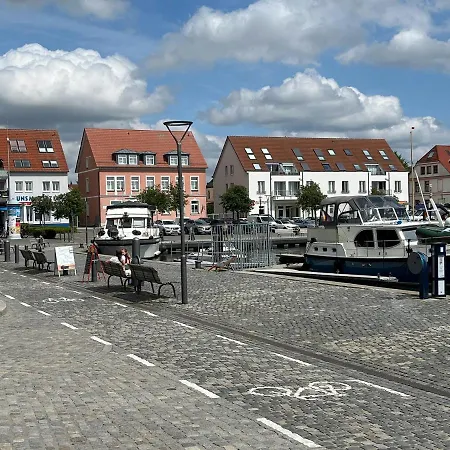 Daire Cityapartments Am Hafen Waren (Mueritz)